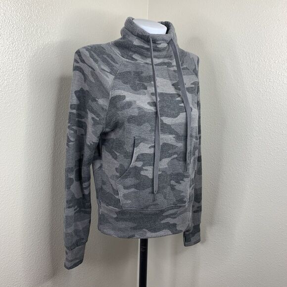 Evereve Camo Pullover Drawstring Sweatshirt Sz XS Front Pocket Gray Thumbholes - Picture 1 of 7